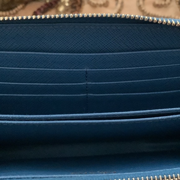 Prada Blue Saffiano Leather Wallet with Certificate of Authenticity - Picture 5 of 9